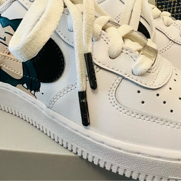 NIKE Kid's Unisex White/Teal Air Force 1's Custom Pokemon Snorlax Sneakers NWB - Picture 3 of 10